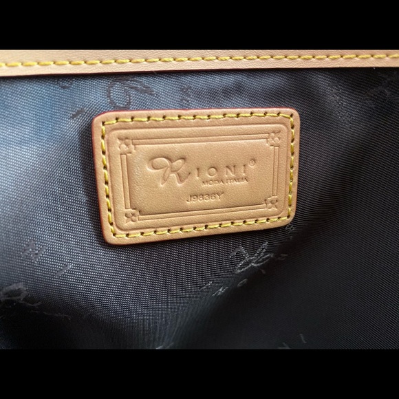 Purse - Picture 3 of 4